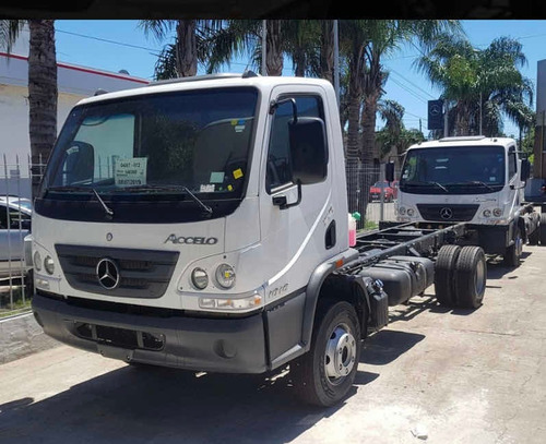 Mercedes Benz Accelo 1016/37