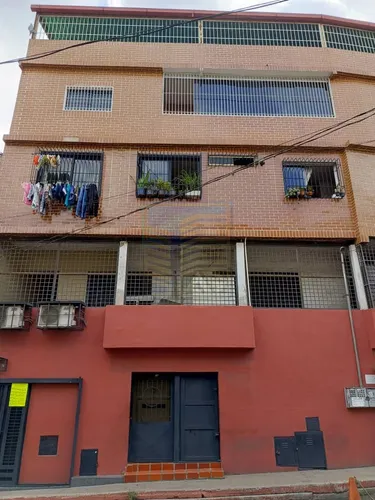 Las Minas De Baruta, Local (ld)