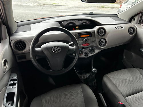 Toyota Etios Hb Xs