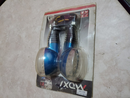 Imagen 2 de 4 de Luz De Cruce Led Universales Para Motos Marca Moxi De Lujo