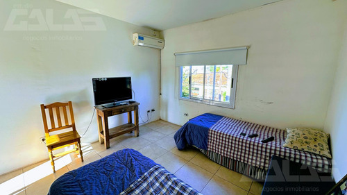 Casa Minimalista De 4 Amb Con Local Totalmente Independiente