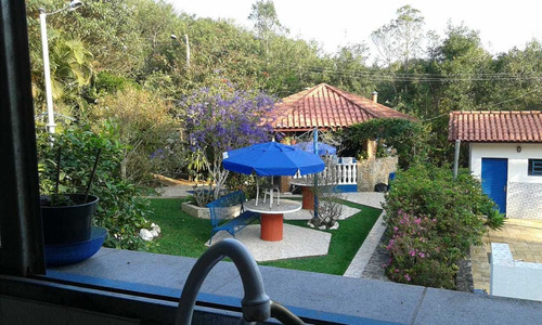 Linda Chácara 3.000 M² Com Piscina - Cód.044