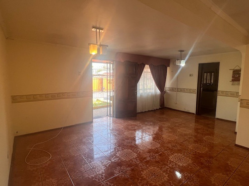 Casa Con Gran Patio, Cercano A Metro Conchalí.