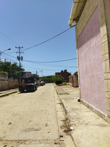 Galpón Con Ubicación Estratégica En Conejeros