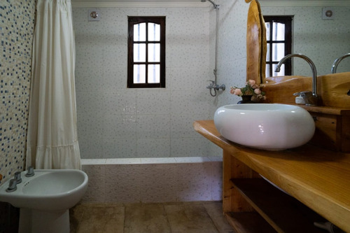 Excelente Casa Estilo Cabaña Individual Con Piscina Familiar