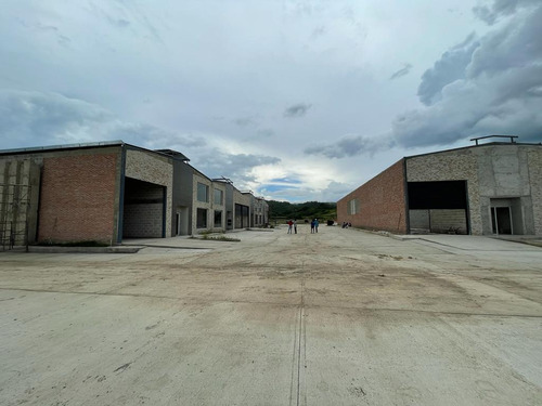 Galpón Industrial A Estrenar, Al Mejor Precio Por M². Tcl G 4869214