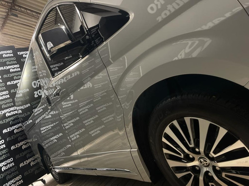 Imagen 16 de 18 de Toyota Hiace Vx 2022