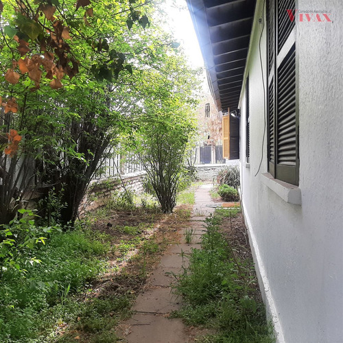 Casa En Venta De 4 Dorm. En Macul