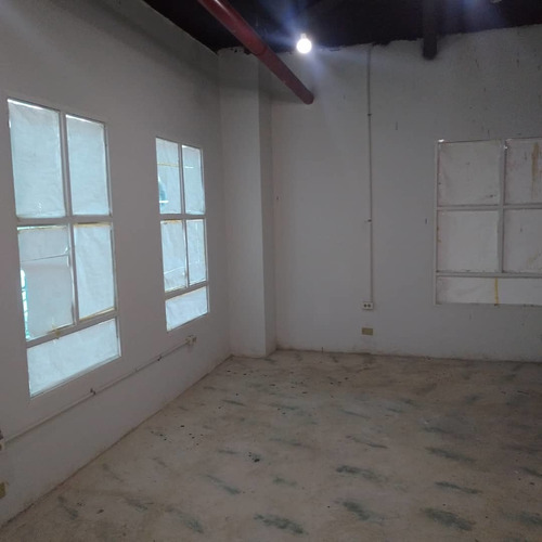 Imagen 7 de 8 de En Venta Local, C.c Puente Real A/ab
