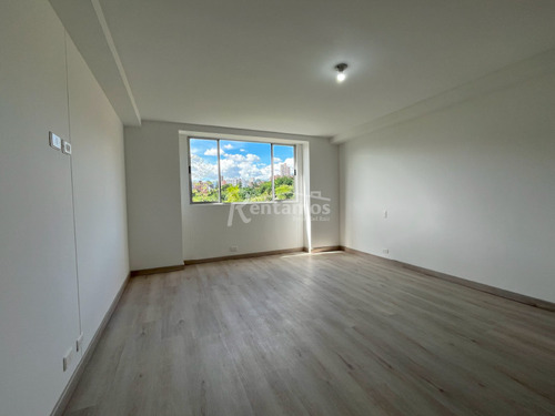 Apartamento En Arriendo En Benedictinos. Cod A776241