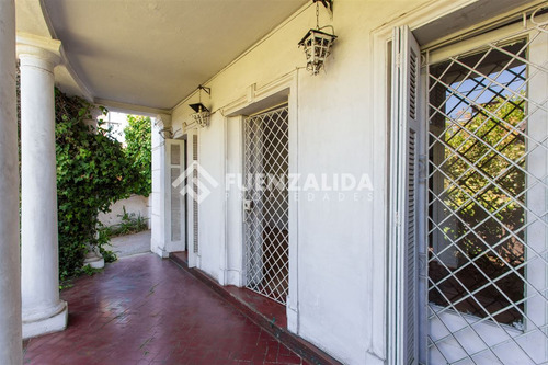 Hermosa Casa En Venta De 4 Dorm 3 Baños. En Ñuñoa.