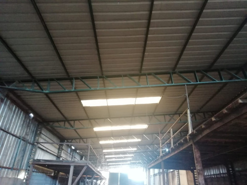 Maroñas: Local 1.512 M2* Bazzano 4013 Y Gral. Flores