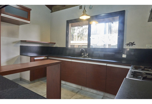Venta Casa En Bosque Con Caleta. Puerto Paraiso