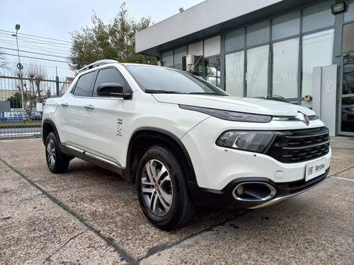 Imagen 1 de 17 de Fiat Toro Volcano 4x4