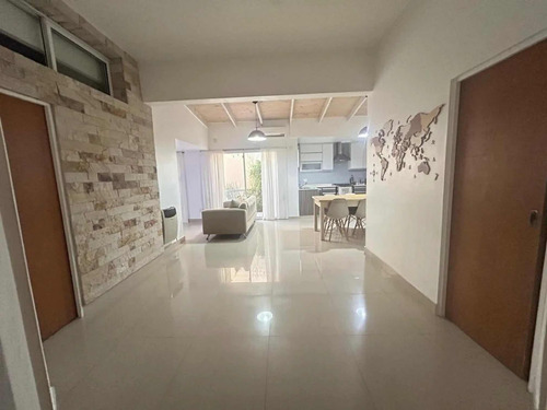 Ph 3 Amb. Al Frente Reciclado A Nuevo Terraza Y Cochera Moderno Ph Al Frente En Planta Baja, Con Entrada Independiente Y Refaccionado Con Muy Buen Gusto. Espacios Funcionales, Cálidos Y Con Estilo C