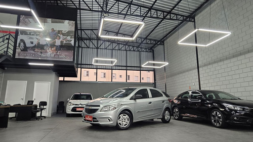 Chevrolet Onix ONIX HATCH Joy 1.0 8V Flex 5p Mec.