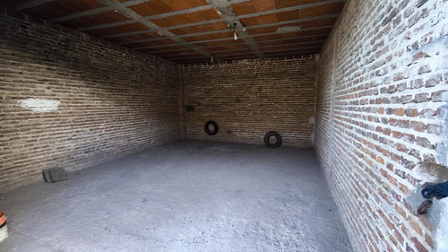 Venta Terreno Con Cocheras En Barrio Alberdi