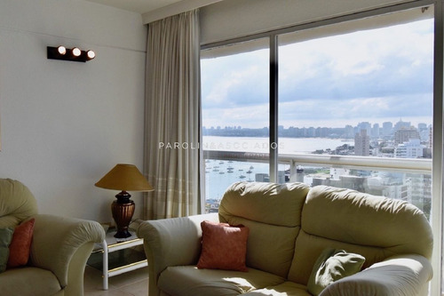 Imagen 7 de 18 de Apartamento En Venta Puerto Punta Del Este