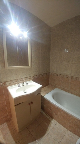 Departamento En Venta En Wilde Centro Con Patio Con Cochera