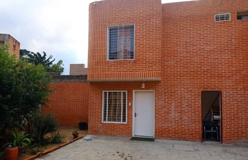 Townhouse En Brisas Del Manantial Socc