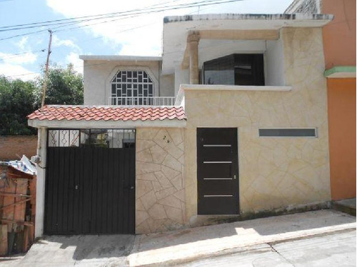 Casa En Venta En Morelia En Col. Rector Díaz Rubio