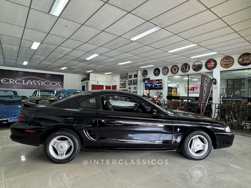 Ford Mustang 3.8 V6 Gasolina 2p Manual
