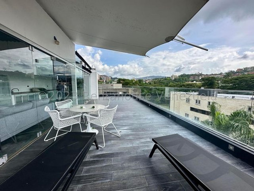 Lujoso Penthouse Ubicado En Los Naranjos De Las Mercedes. #24-15045
