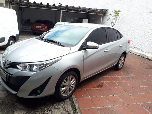 Imagem 1 de 8 de Yaris Sedan