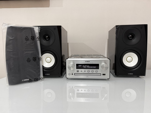 Yamaha Pianocraft Mcr-n560 . Estéreo Microcomponente Silver 64 W (Usado)