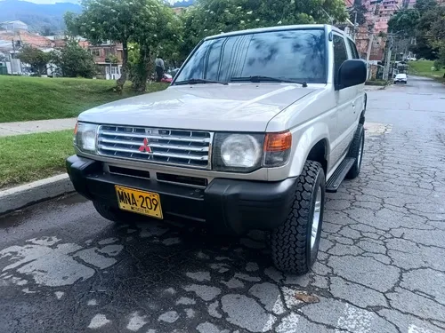 Mitsubishi Montero Mt 2400cc Aa 4x4
