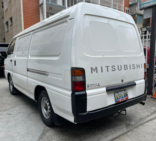 Mitsubishi L300