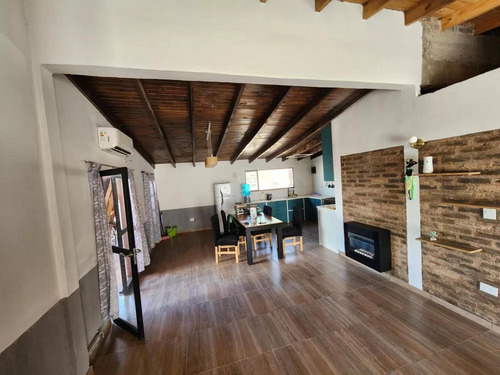 Casa En Venta - 2 Dormitorios 1 Baño - 250mts2 - Neuquén