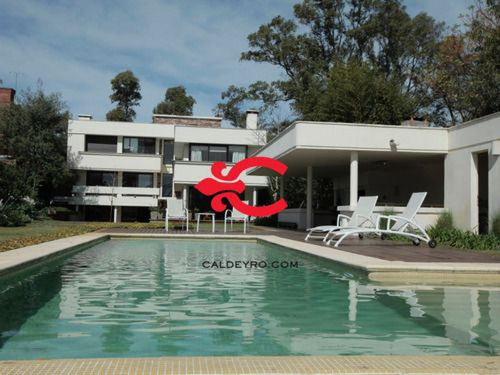 Casa Con Costa Al Lago Ref. 1516