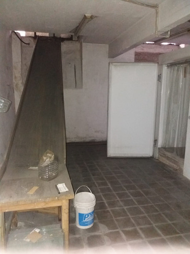 Alquiler Local Comercial En Ciudad Vieja, 201m2 En 2 Niveles