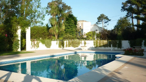 Casa En Venta Lugano, Punta Del Este, 6 Dormitorios.