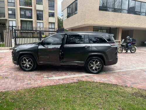 Jeep Commander 1.3 Overland 4X2 Aut