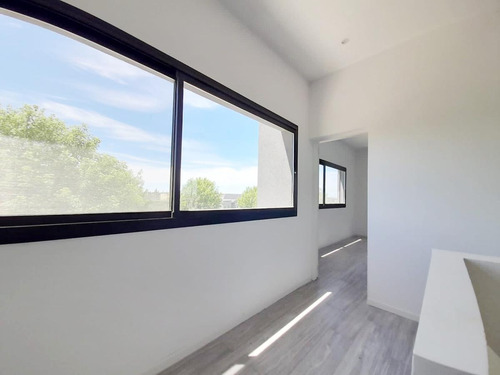 Imagen 8 de 16 de Casa En Venta En El Canton Barrio Golf Lote Al Golf Con Pileta