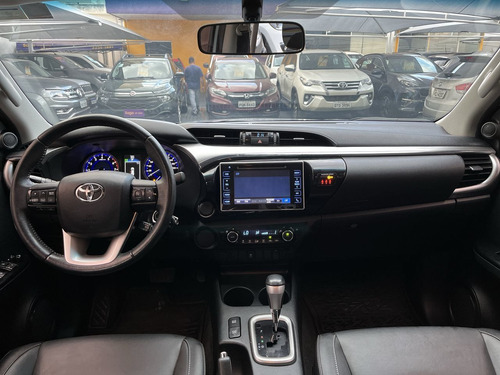 Imagem 10 de 14 de Toyota Hilux Cabine Dupla 2.7 Srv Cd 4x2 (flex) (aut)