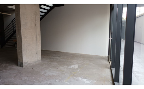 Arriendo Local Comercial, 217,54 M2 Nivel Calle + 196,91 M2