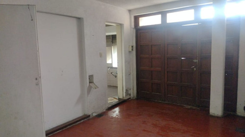 Venta De Departamento Con Cochera En Azul