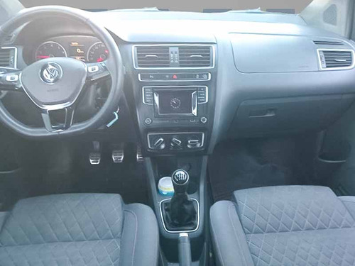 Volkswagen Suran 1.6 CROSS HIGHLINE L15