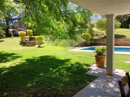 Casa Con Piscina En Punta Del Este - Playa Mansa