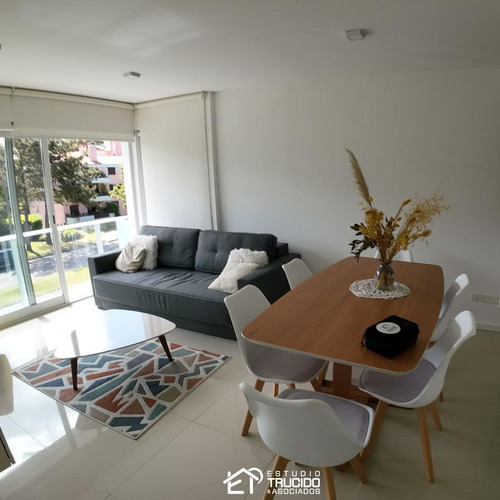 Imagen 3 de 14 de Alquiler Temporal ! Parada 18 Playa Mansa, 1 Dormitorio, Balcón, Excelentes Amenities.