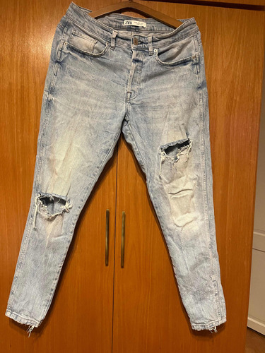 Jean De Hombre De Zara. Talle 40 Con Roturas