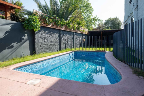 Imagen 19 de 30 de En Pasaje, Jardines Con Terraza Y Piscina (simón González)