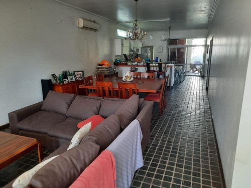 Imagen 21 de 25 de Excelente Casa En Venta- Diseño Moderno Y Ubicación Y Acceso Privilegiado. Funes Y Roldán