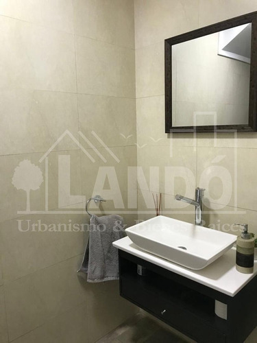 Imagen 5 de 13 de Duplex De Categoría En Venta Con Cochera Y Fondo Libre