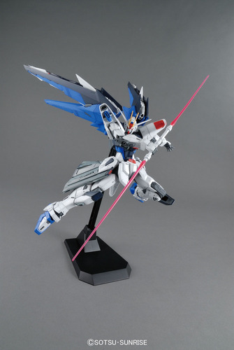 Gundam Freedom 2.0 Mg Kit Master Grade 1/100 Gunpla Japon