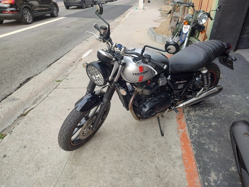 Imagem 15 de 15 de Triumph Street Twin 900