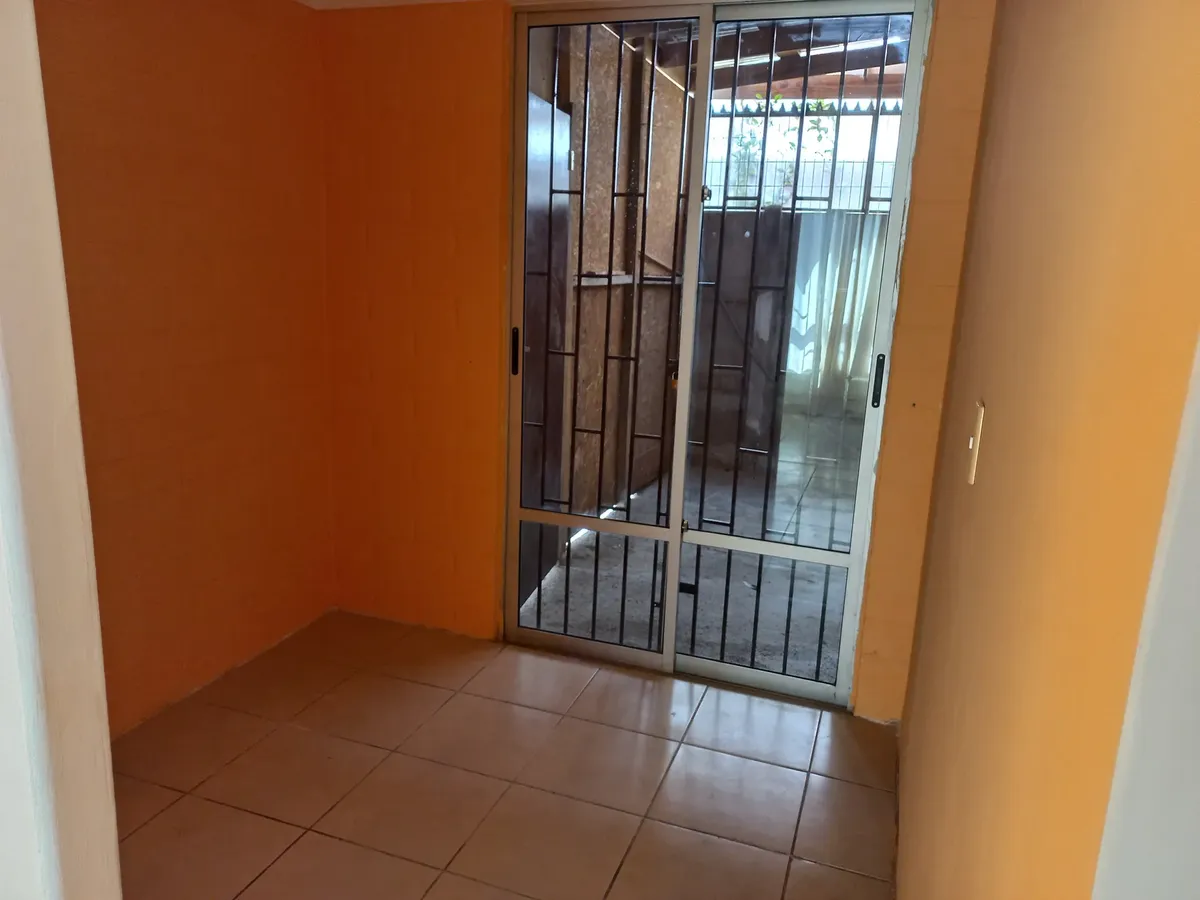 Imagen 5 de 20 de Excelente Barrio, Tranquilo, Seguro, En Buen Estado De Uso.